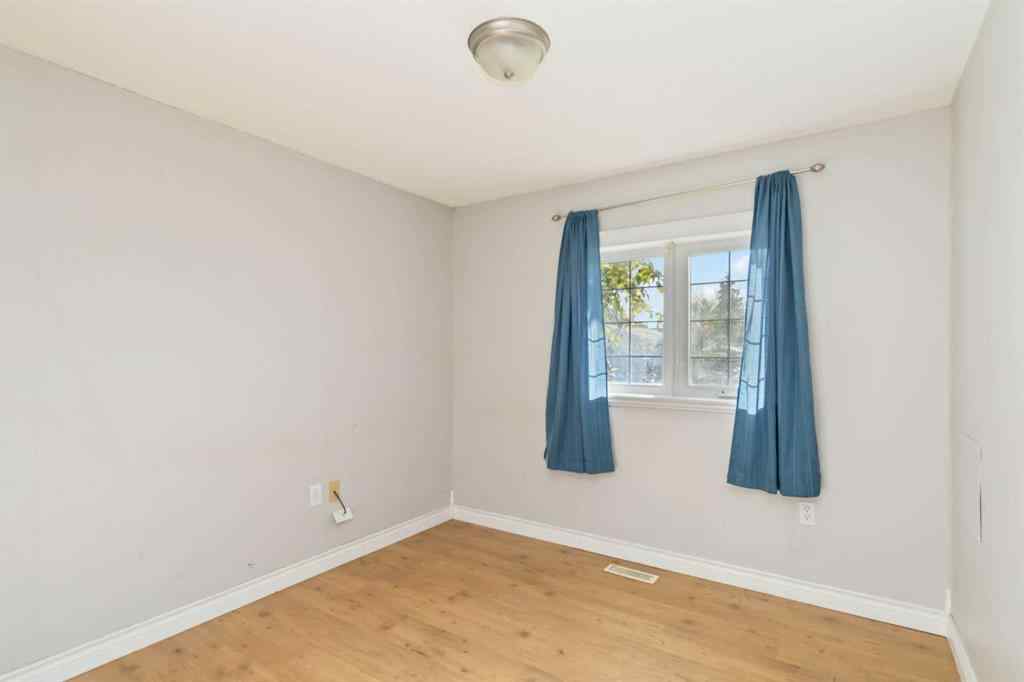 MLS® A2252399 - 215 Grant Way  in Gregoire Park Fort McMurray, Residential