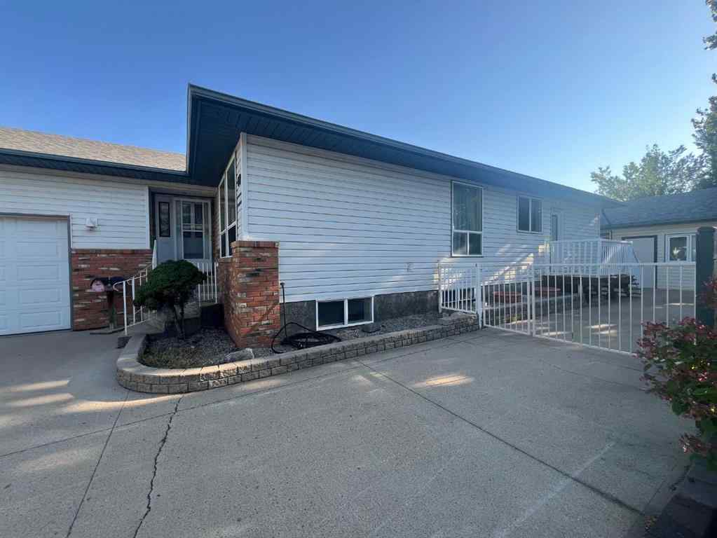 MLS® A2252400 - 47 Squamish Boulevard W in Indian Battle Heights Lethbridge, Residential