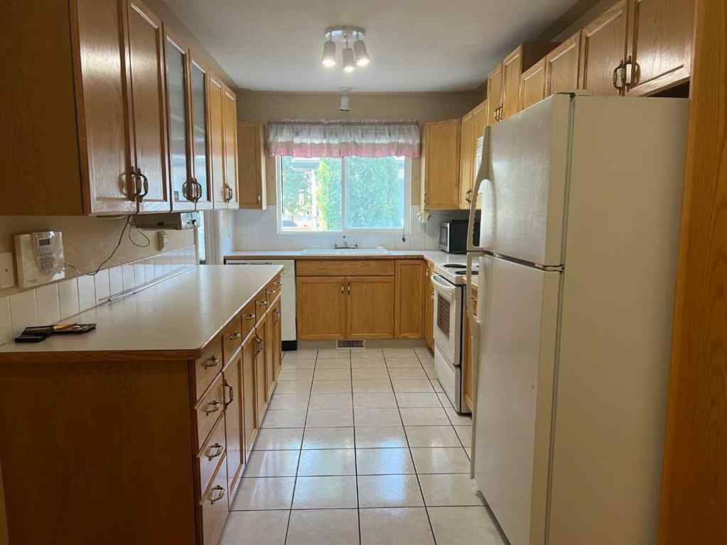 MLS® A2252400 - 47 Squamish Boulevard W in Indian Battle Heights Lethbridge, Residential