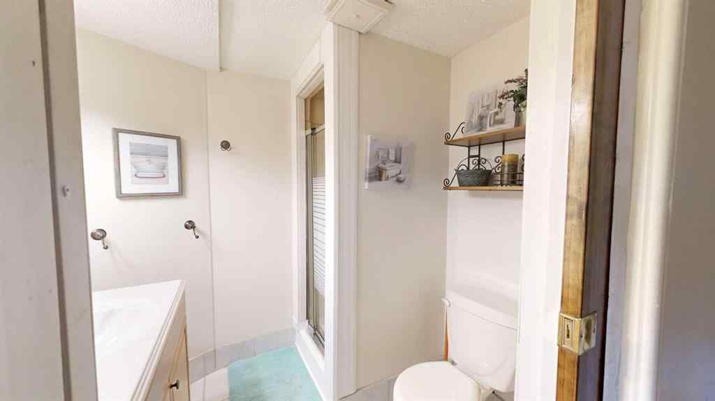 MLS® A2252402 - 1808 65 Street NE in Pineridge Calgary, Residential