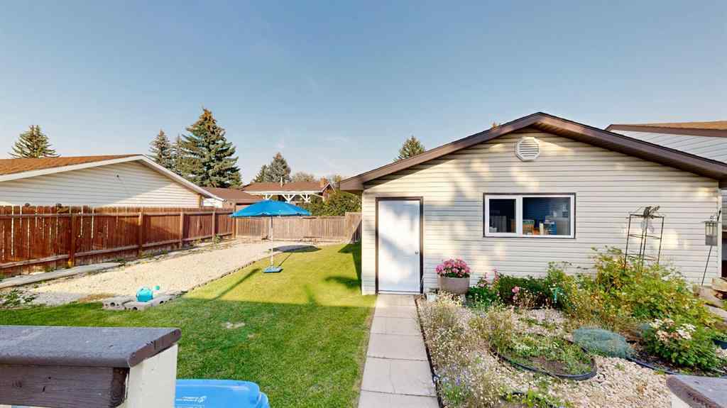 MLS® A2252402 - 1808 65 Street NE in Pineridge Calgary, Residential