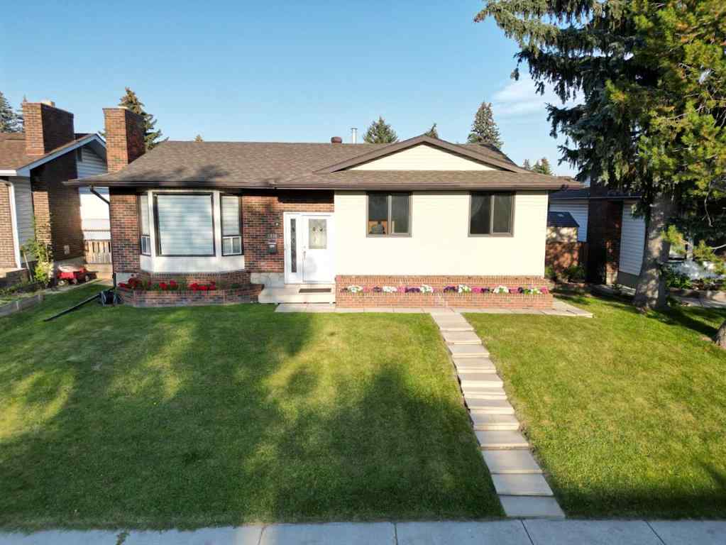 MLS® A2252402 - 1808 65 Street NE in Pineridge Calgary, Residential