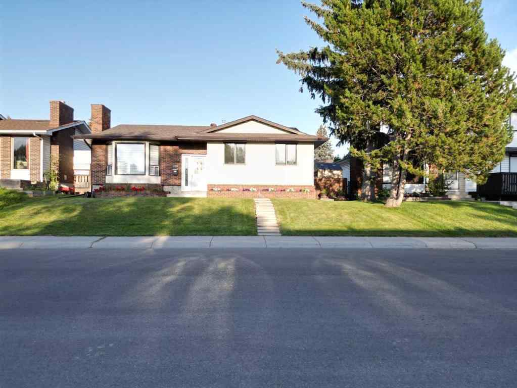 MLS® A2252402 - 1808 65 Street NE in Pineridge Calgary, Residential