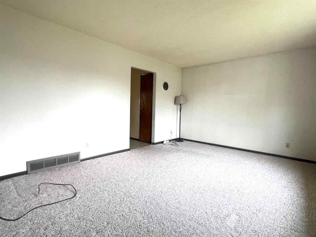 MLS® A2252408 - 176 Huntchester Crescent NE in Huntington Hills Calgary, Residential