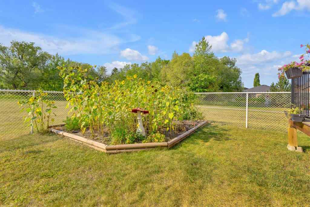 MLS® A2252428 - 6018 Orr Drive  in Oriole Park West Red Deer, Residential