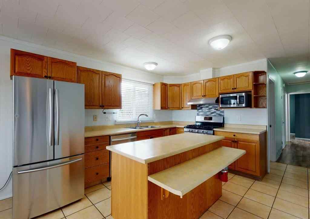 MLS® A2252434 - 11214 96 Street  in Mountview Grande Prairie, Residential