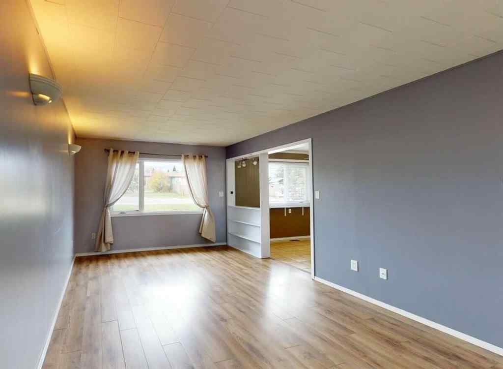 MLS® A2252434 - 11214 96 Street  in Mountview Grande Prairie, Residential