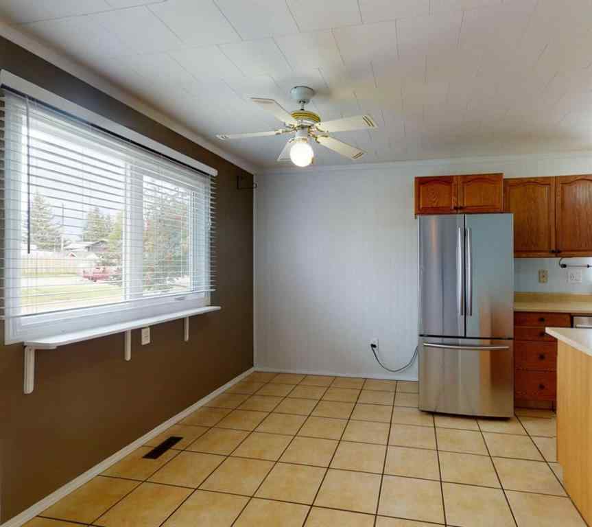 MLS® A2252434 - 11214 96 Street  in Mountview Grande Prairie, Residential