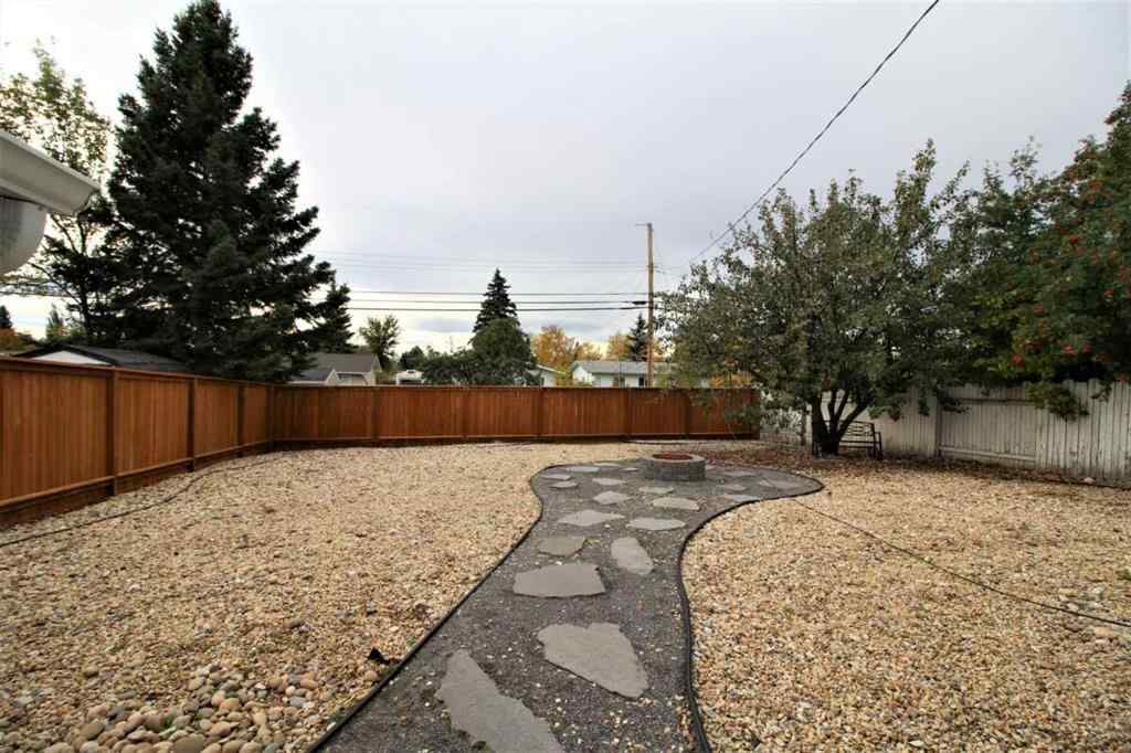 MLS® A2252434 - 11214 96 Street  in Mountview Grande Prairie, Residential