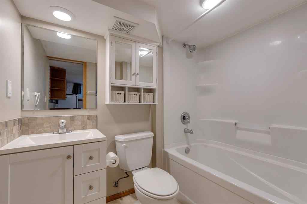 MLS® A2252441 - 724 35A Street NW in Parkdale Calgary, Residential
