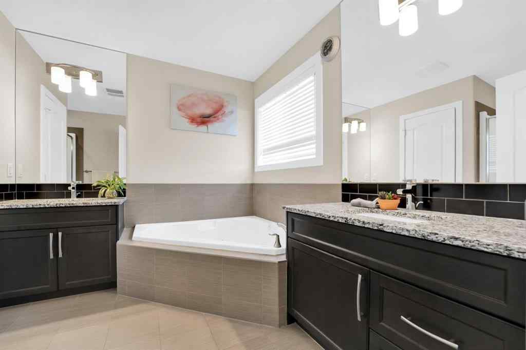 MLS® A2252453 - 164 Rainbow Falls Heath  in Rainbow Falls Chestermere, Residential