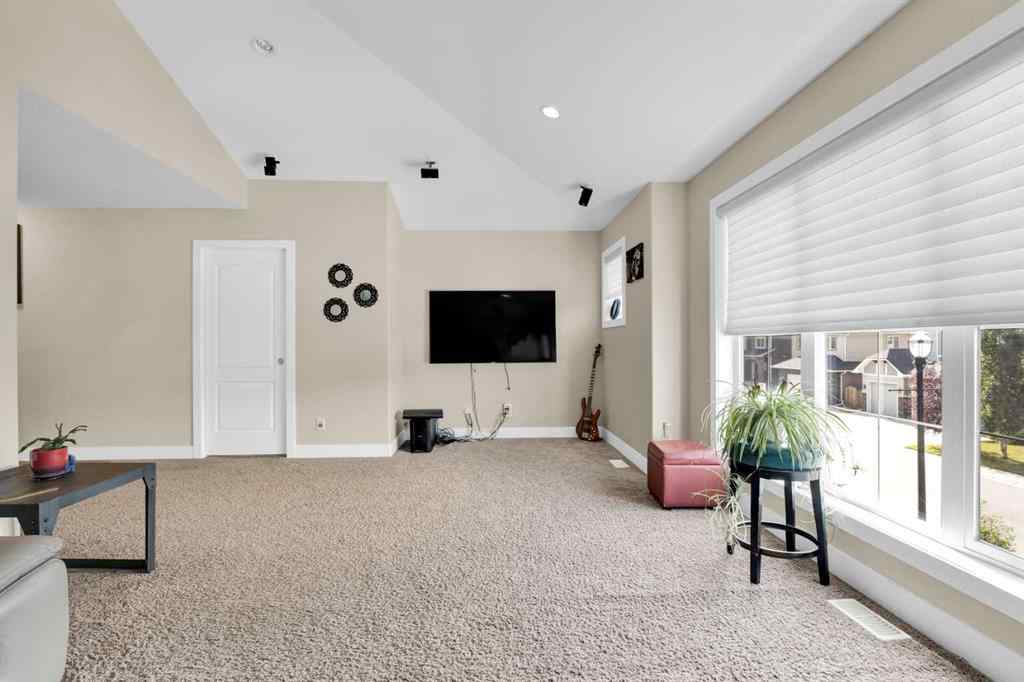MLS® A2252453 - 164 Rainbow Falls Heath  in Rainbow Falls Chestermere, Residential