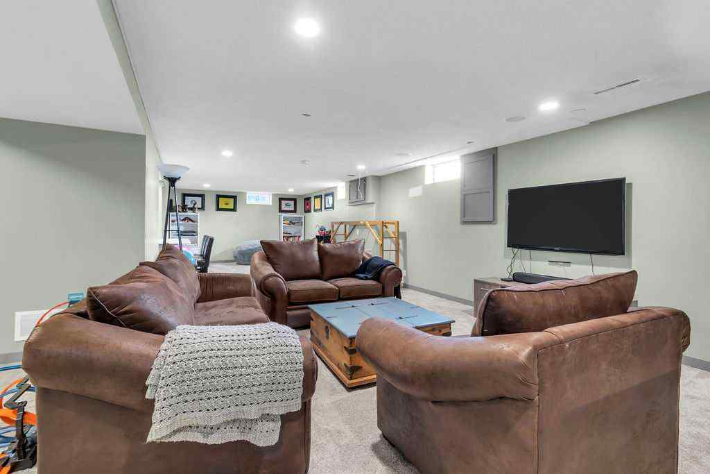 MLS® A2252479 - 1215 Mapleglade Place SE in Maple Ridge Calgary, Residential