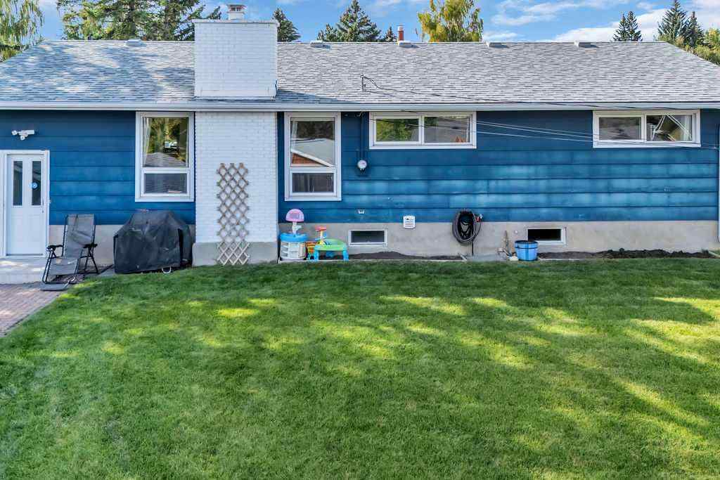 MLS® A2252479 - 1215 Mapleglade Place SE in Maple Ridge Calgary, Residential