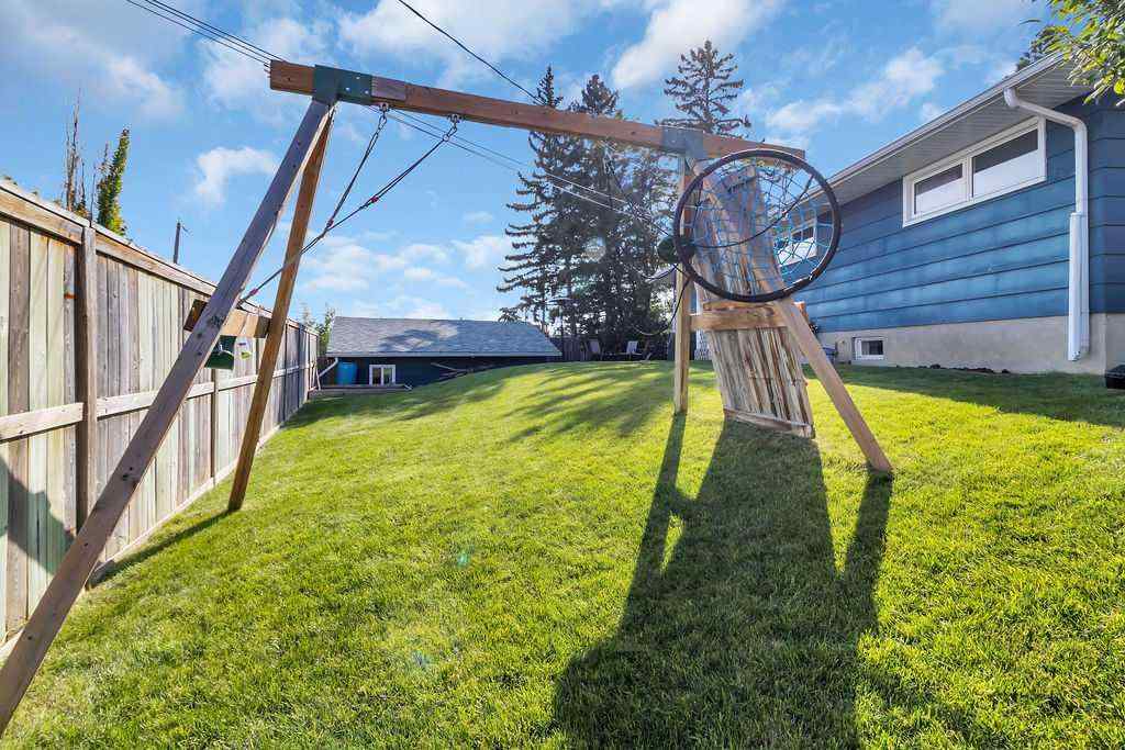 MLS® A2252479 - 1215 Mapleglade Place SE in Maple Ridge Calgary, Residential