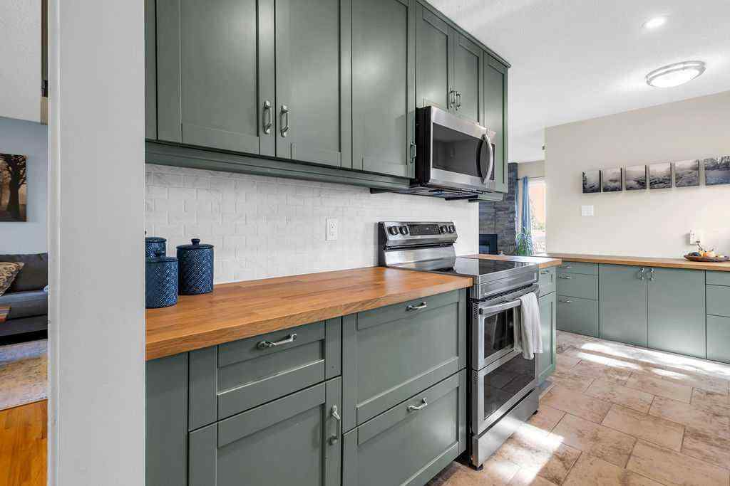 MLS® A2252479 - 1215 Mapleglade Place SE in Maple Ridge Calgary, Residential