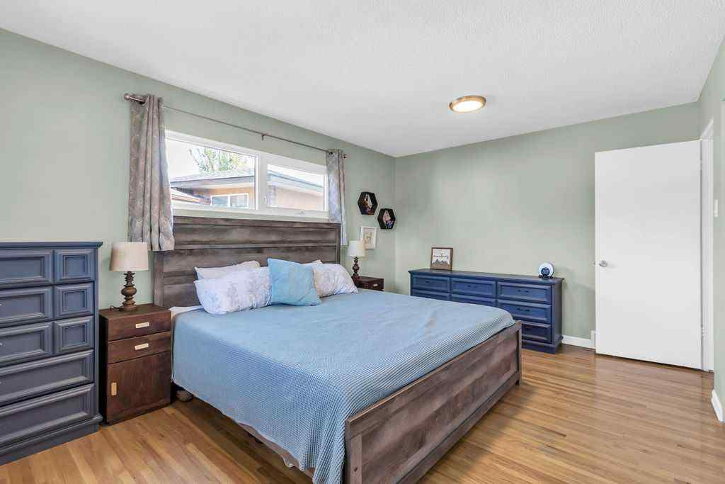 MLS® A2252479 - 1215 Mapleglade Place SE in Maple Ridge Calgary, Residential