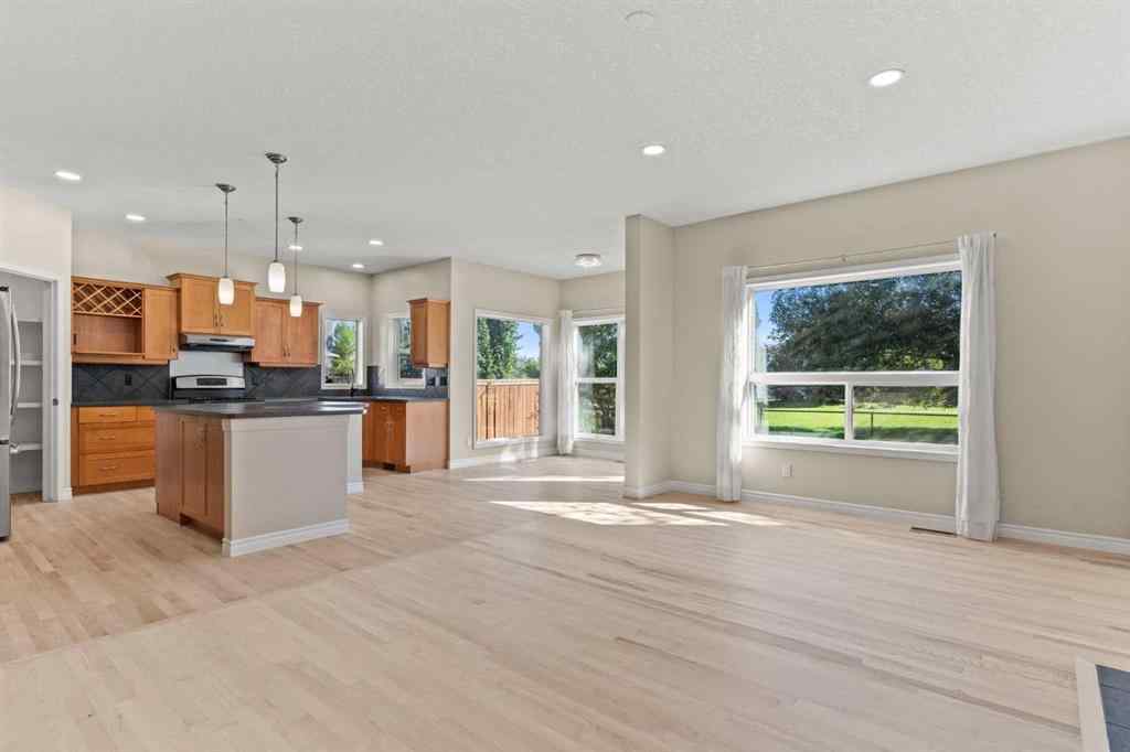 MLS® A2252487 - 16 Shawbrooke Park SW in Shawnessy Calgary, Residential