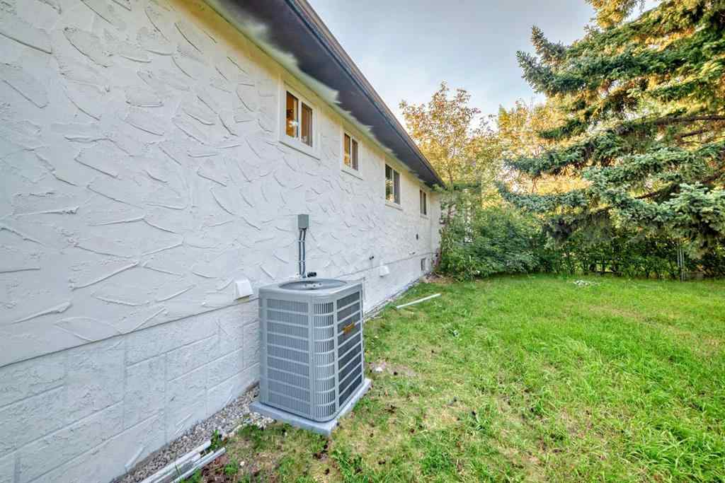 MLS® A2252491 - 26 Dalgetty Place NW in Dalhousie Calgary, Residential