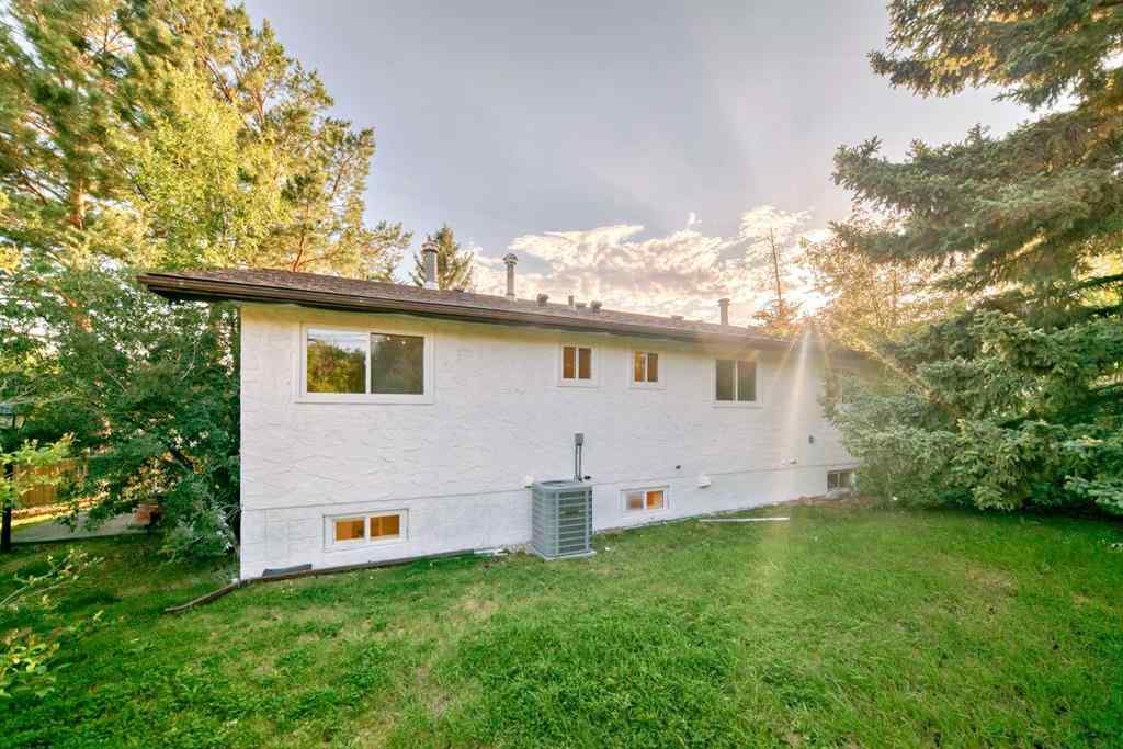 MLS® A2252491 - 26 Dalgetty Place NW in Dalhousie Calgary, Residential