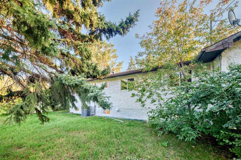 MLS® A2252491 - 26 Dalgetty Place NW in Dalhousie Calgary, Residential