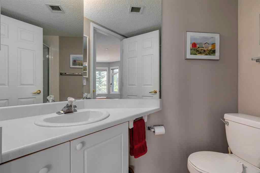 MLS® A2252495 - 3303 Sienna Park Green SW in Signal Hill Calgary, Residential