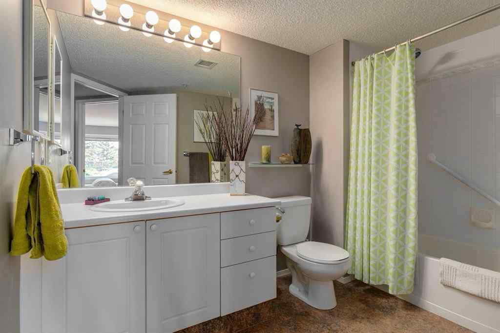 MLS® A2252495 - 3303 Sienna Park Green SW in Signal Hill Calgary, Residential