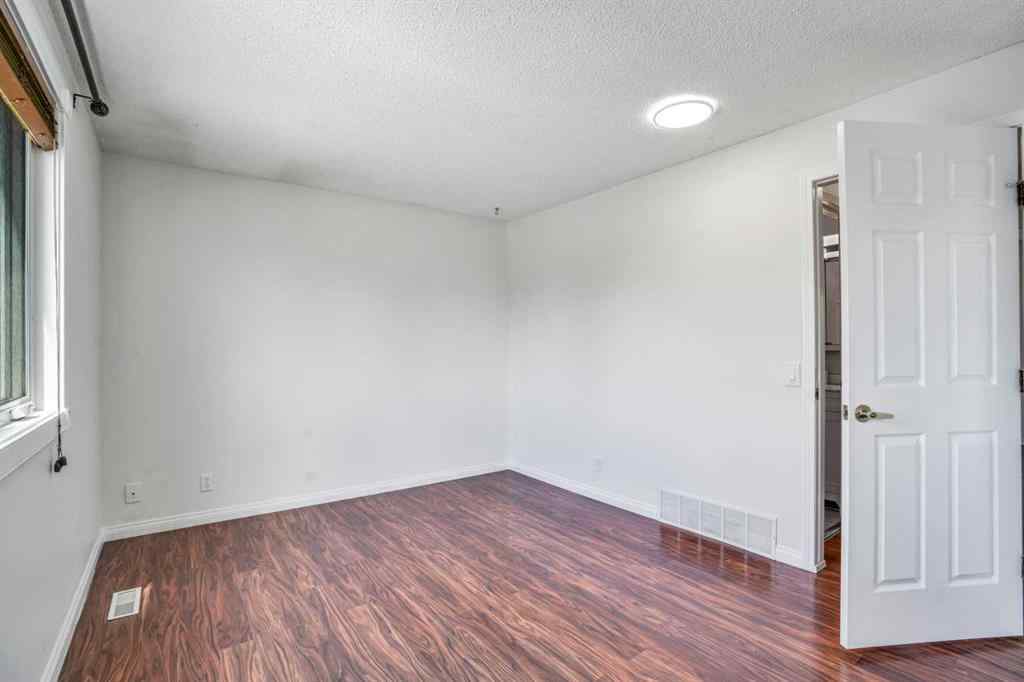 MLS® A2252496 - 171 erin ridge Road SE in Erin Woods Calgary, Residential