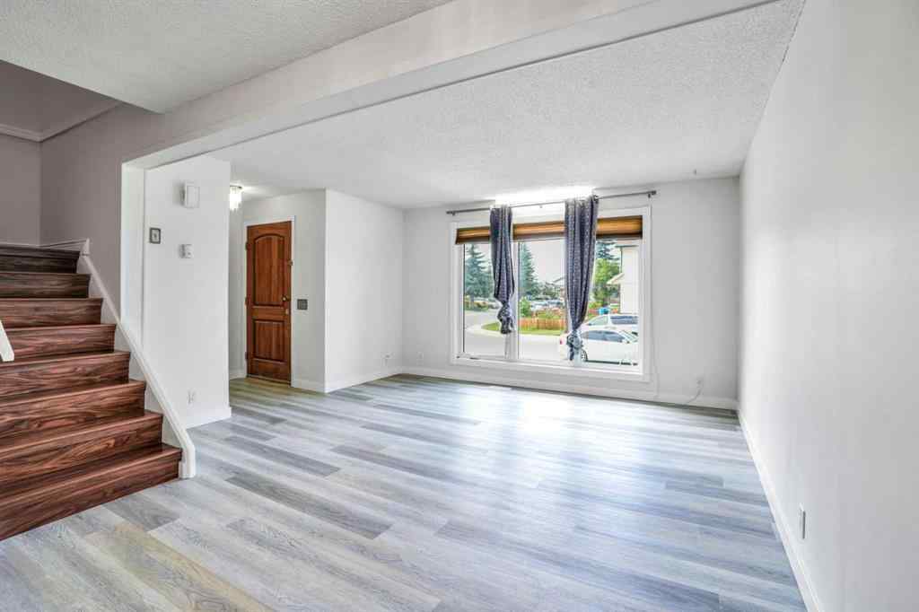 MLS® A2252496 - 171 erin ridge Road SE in Erin Woods Calgary, Residential