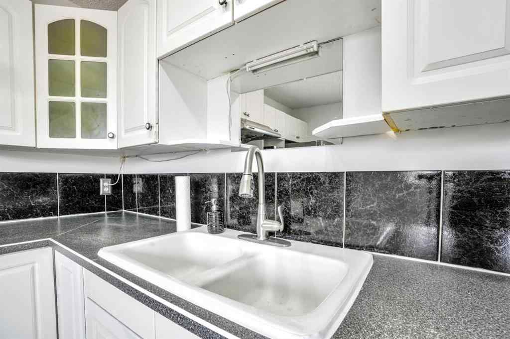 MLS® A2252496 - 171 erin ridge Road SE in Erin Woods Calgary, Residential