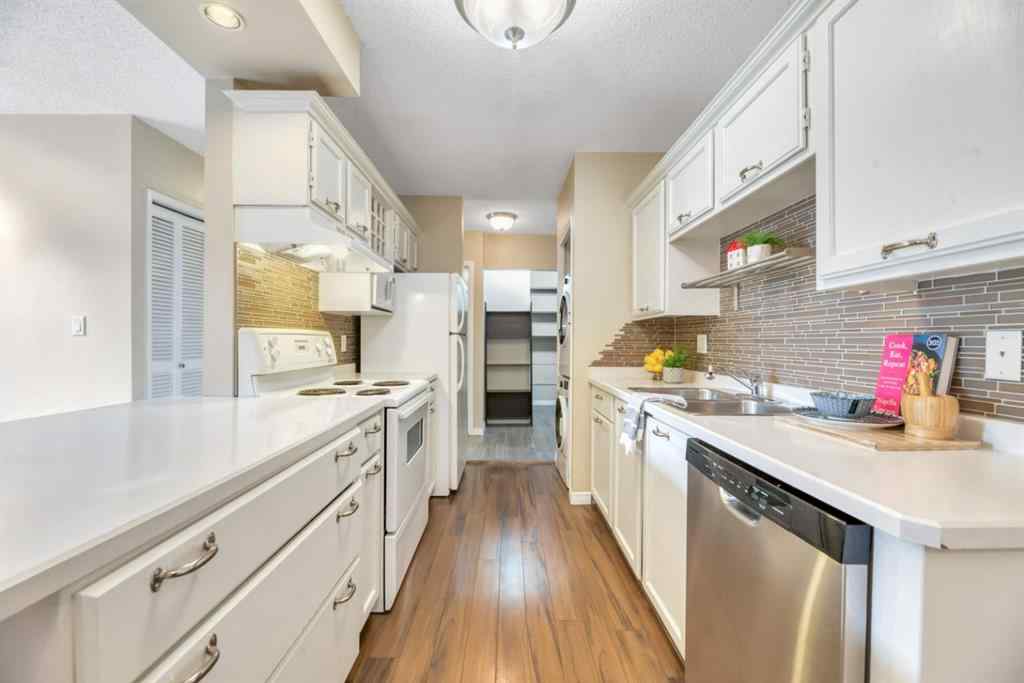 MLS® A2252500 - Unit #206 239 6 Avenue NE in Crescent Heights Calgary, Residential