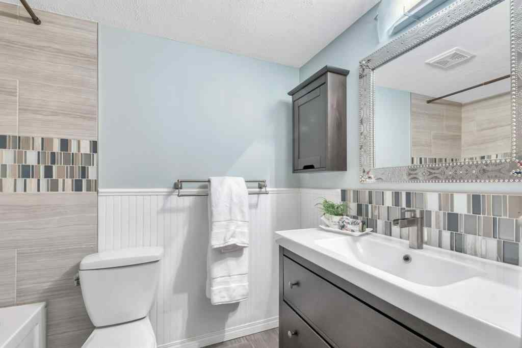 MLS® A2252500 - Unit #206 239 6 Avenue NE in Crescent Heights Calgary, Residential