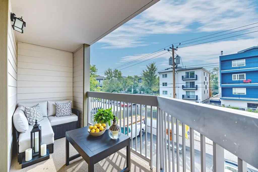 MLS® A2252500 - Unit #206 239 6 Avenue NE in Crescent Heights Calgary, Residential