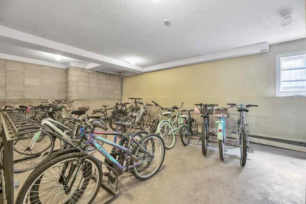 MLS® A2252500 - Unit #206 239 6 Avenue NE in Crescent Heights Calgary, Residential