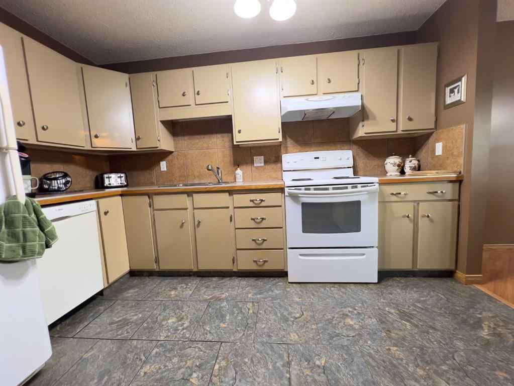 MLS® A2252501 - 1011 3rd street   in NONE Hanna, Residential