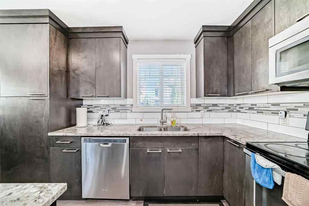 MLS® A2252511 - 702 Evanston Manor NW in Evanston Calgary, Residential