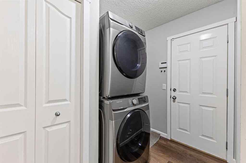 MLS® A2252529 - 30 Spring Mews SW in Springbank Hill Calgary, Residential