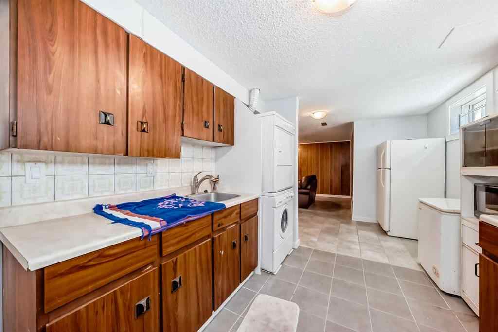 MLS® A2252530 - 2833 9 Avenue SE in Albert Park/Radisson Heights Calgary, Residential