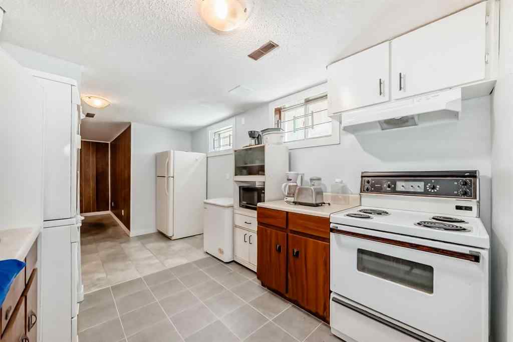 MLS® A2252530 - 2833 9 Avenue SE in Albert Park/Radisson Heights Calgary, Residential