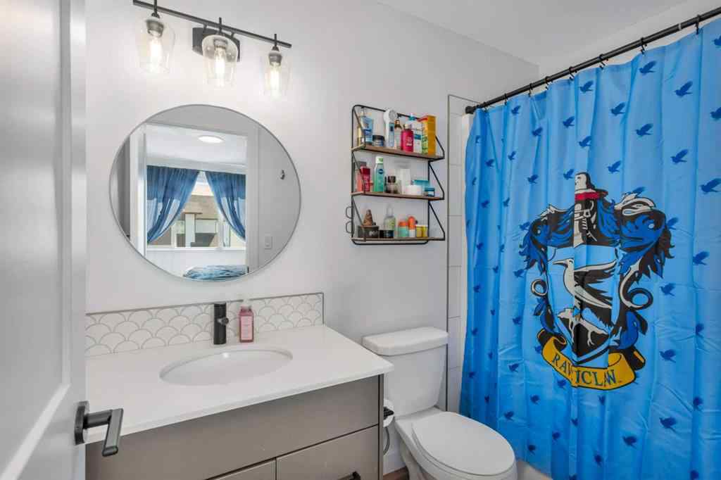 MLS® A2252535 - 25 Inglis Crescent  in Iron Gate Sylvan Lake, Residential