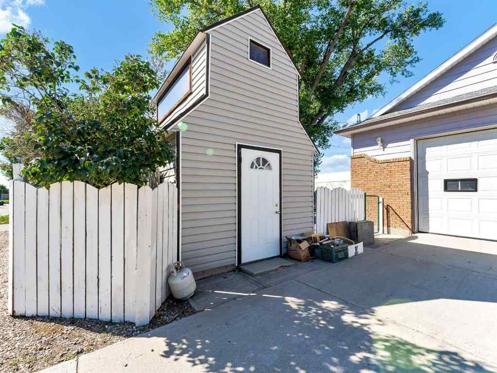 MLS® A2252537 - 338 2 Street SW in NONE Redcliff, Residential