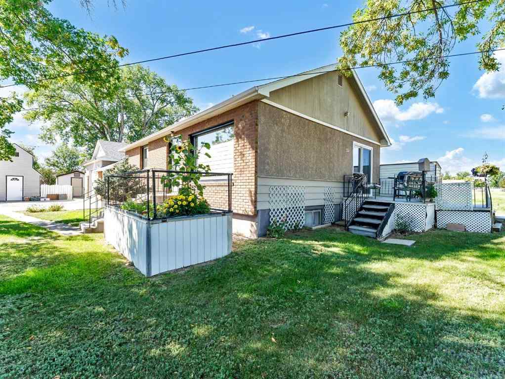 MLS® A2252537 - 338 2 Street SW in NONE Redcliff, Residential