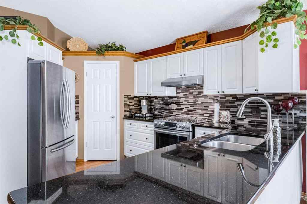 MLS® A2252543 - 8 Mt Copper Green SE in McKenzie Lake Calgary, Residential