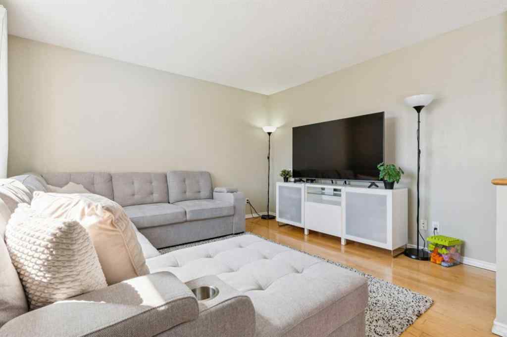 MLS® A2252556 - 42 Somerside Place SW in Somerset Calgary, Residential