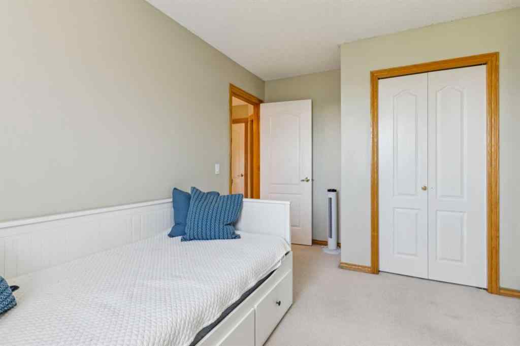 MLS® A2252556 - 42 Somerside Place SW in Somerset Calgary, Residential