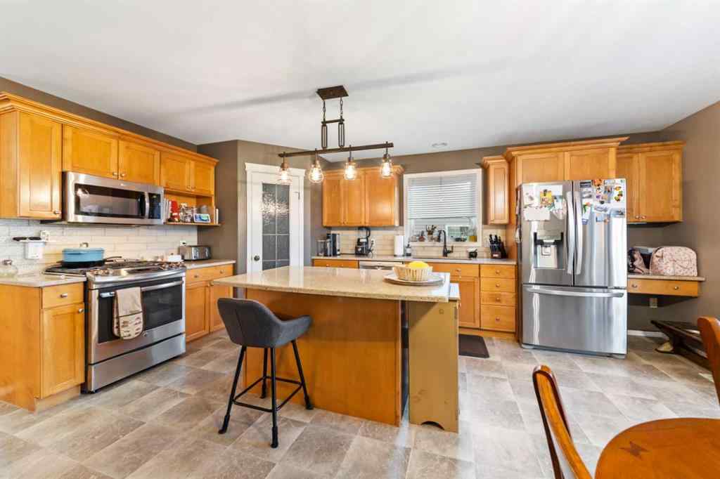 MLS® A2252560 - 6304 42 Street  in Parkview Estates Lloydminster, Residential