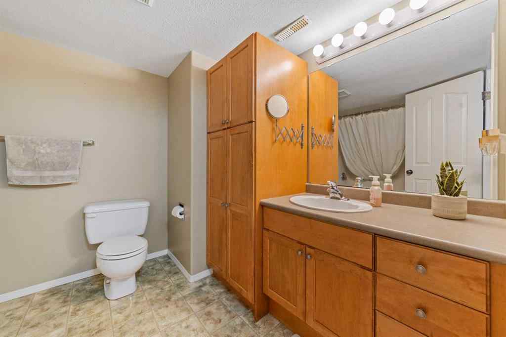 MLS® A2252560 - 6304 42 Street  in Parkview Estates Lloydminster, Residential