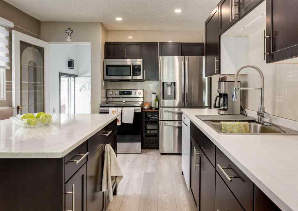 MLS® A2252563 - 1040 16 Street NE in Mayland Heights Calgary, Residential