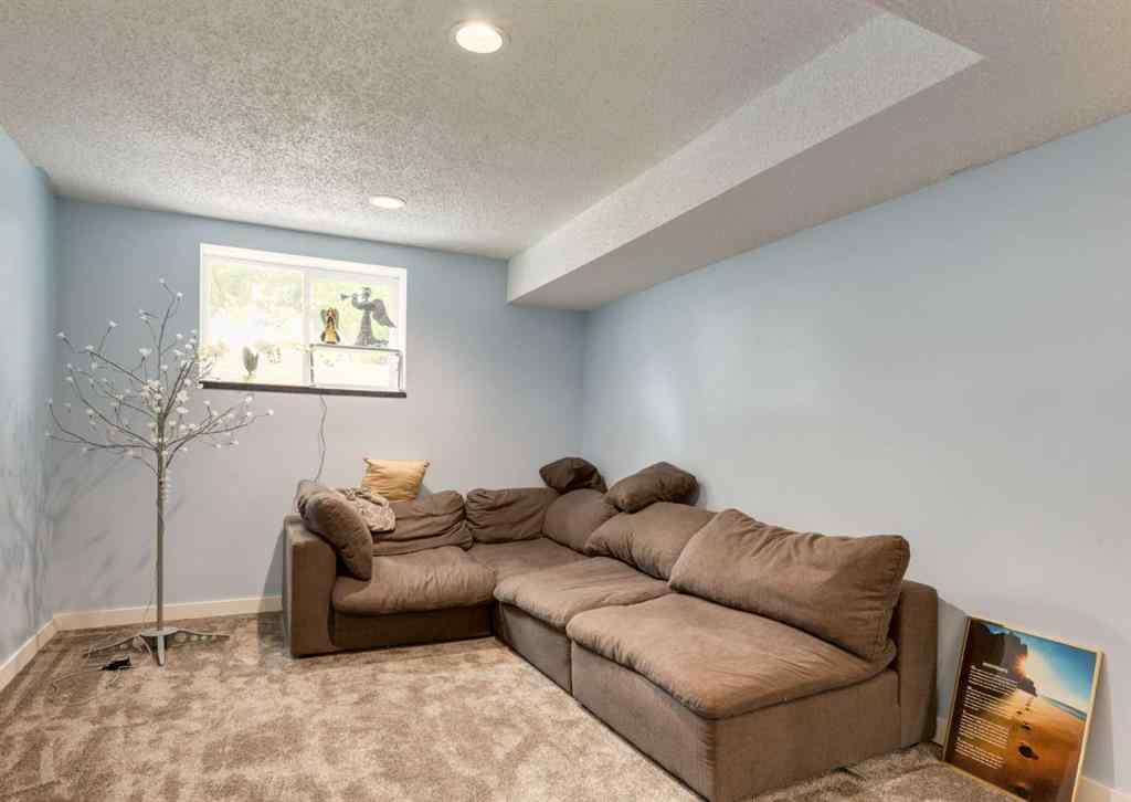 MLS® A2252563 - 1040 16 Street NE in Mayland Heights Calgary, Residential