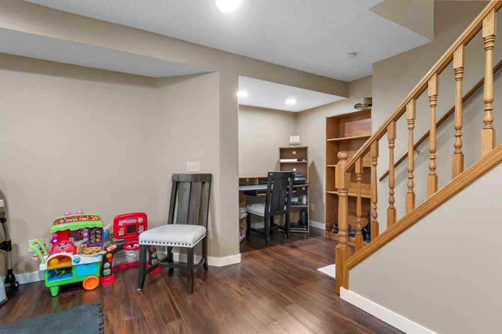 MLS® A2252570 - 87 Shawnee Crescent SW in Shawnee Slopes Calgary, Residential